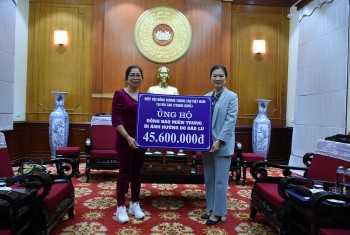 Hiệp hội đồng hương tương trợ Việt Nam tại Ma Cao (Trung Quốc) ủng hộ đồng bào lũ lụt miền Trung Hiệp hội đồng hương tương trợ Việt Nam tại Ma Cao (Trung Quốc) ủng hộ đồng bào lũ lụt miền Trung