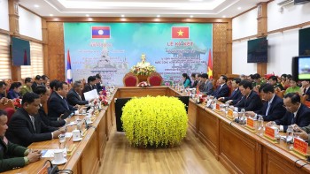 Kon Tum (Việt Nam) và Attapư (Lào) ký kết Bản ghi nhớ thiết lập quan hệ hợp tác trên nhiều lĩnh vực