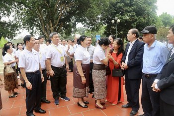 Giao lưu cựu lưu học sinh Lào với cựu cán bộ giáo viên trường T1 (Phú Thọ)