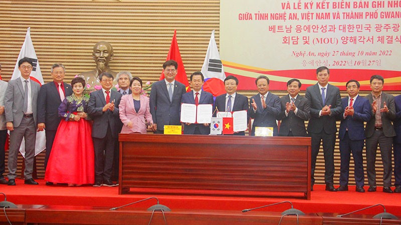 Nghệ An và TP. Gwangju (Hàn Quốc) tổ chức Hội đàm và Ký kết biên bản ghi nhớ trên nhiều lĩnh vực