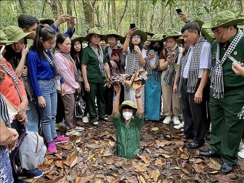 Giao lưu gia đình Việt với sinh viên Lào, Campuchia