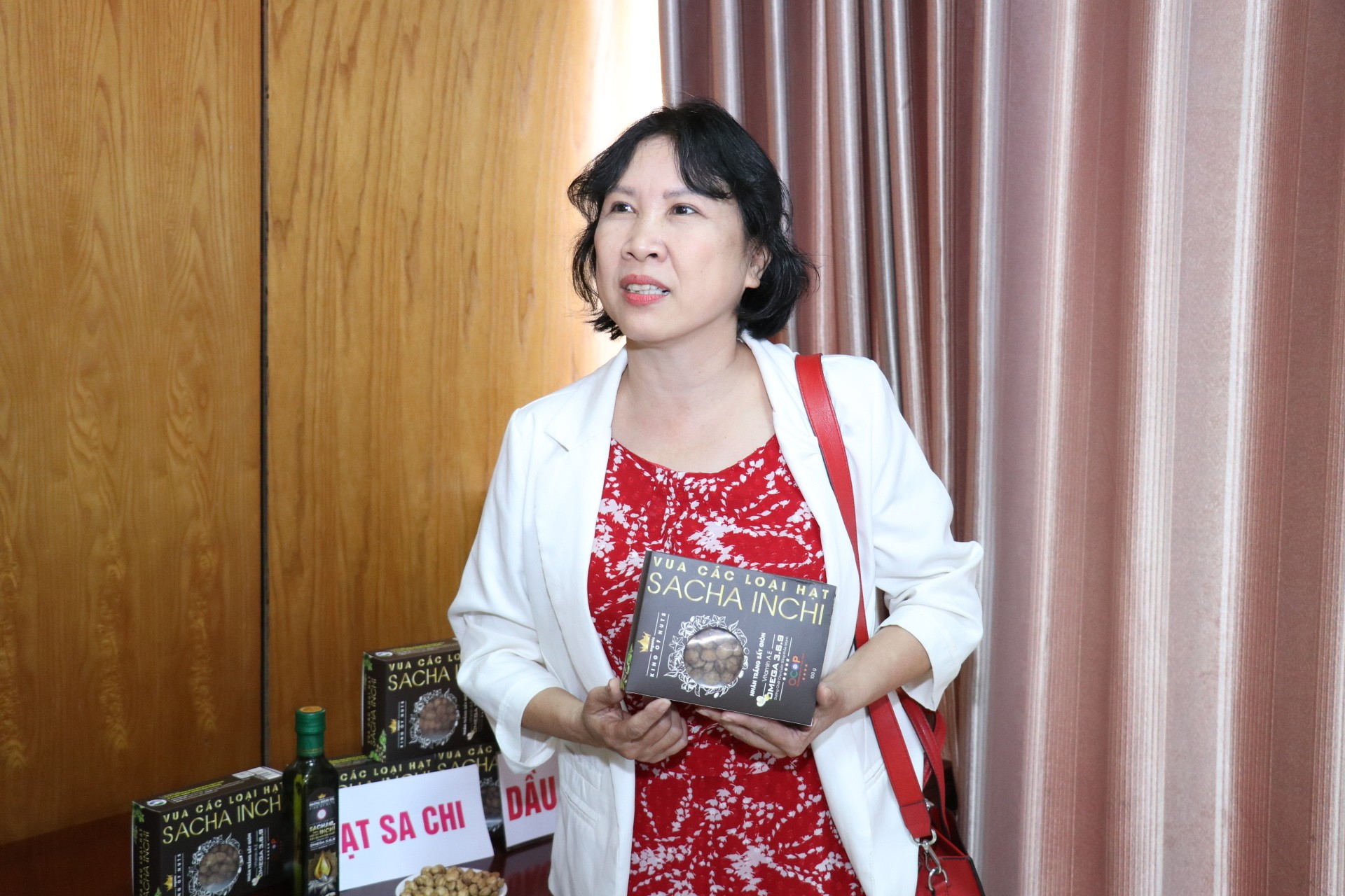 bà Đỗ Thị Kim Thông - Chủ tịch Hợp tác xã thương mại dịch vụ du lịch và xuất nhập khẩu Kim Thông