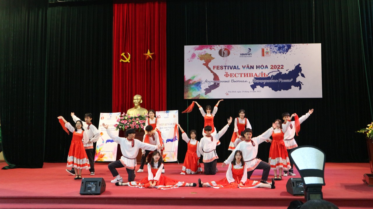 Hơn 1.000 học sinh, sinh viên tham gia Festival văn hóa 