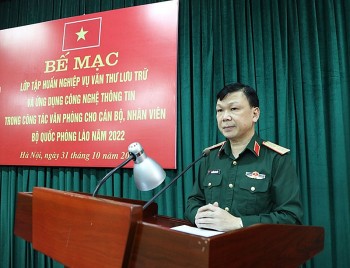 Cán bộ quân đội Lào hoàn thành khóa tập huấn nghiệp vụ văn thư lưu trữ tại Việt Nam