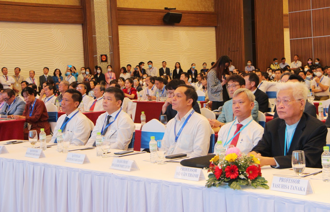 Hội thảo quốc tế cột sống và hội nghị khoa học công nghệ bệnh viện tại Cần Thơ
