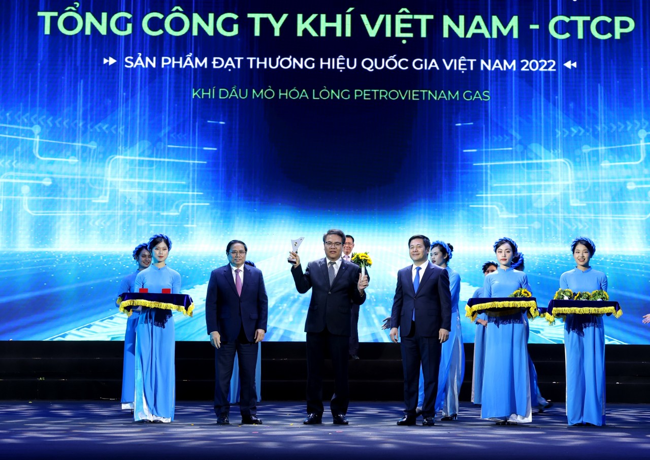 Thủ tướng Chính phủ trao vinh danh Thương hiệu quốc gia Việt Nam năm 2022 cho PV GAS.