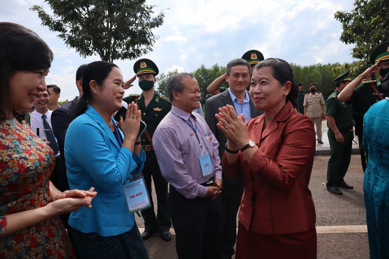 Đoàn đại biểu Việt Nam, Campuchia thăm Cụm công trình lưu niệm hành trình cứu nước của Thủ tướng Hun Sen