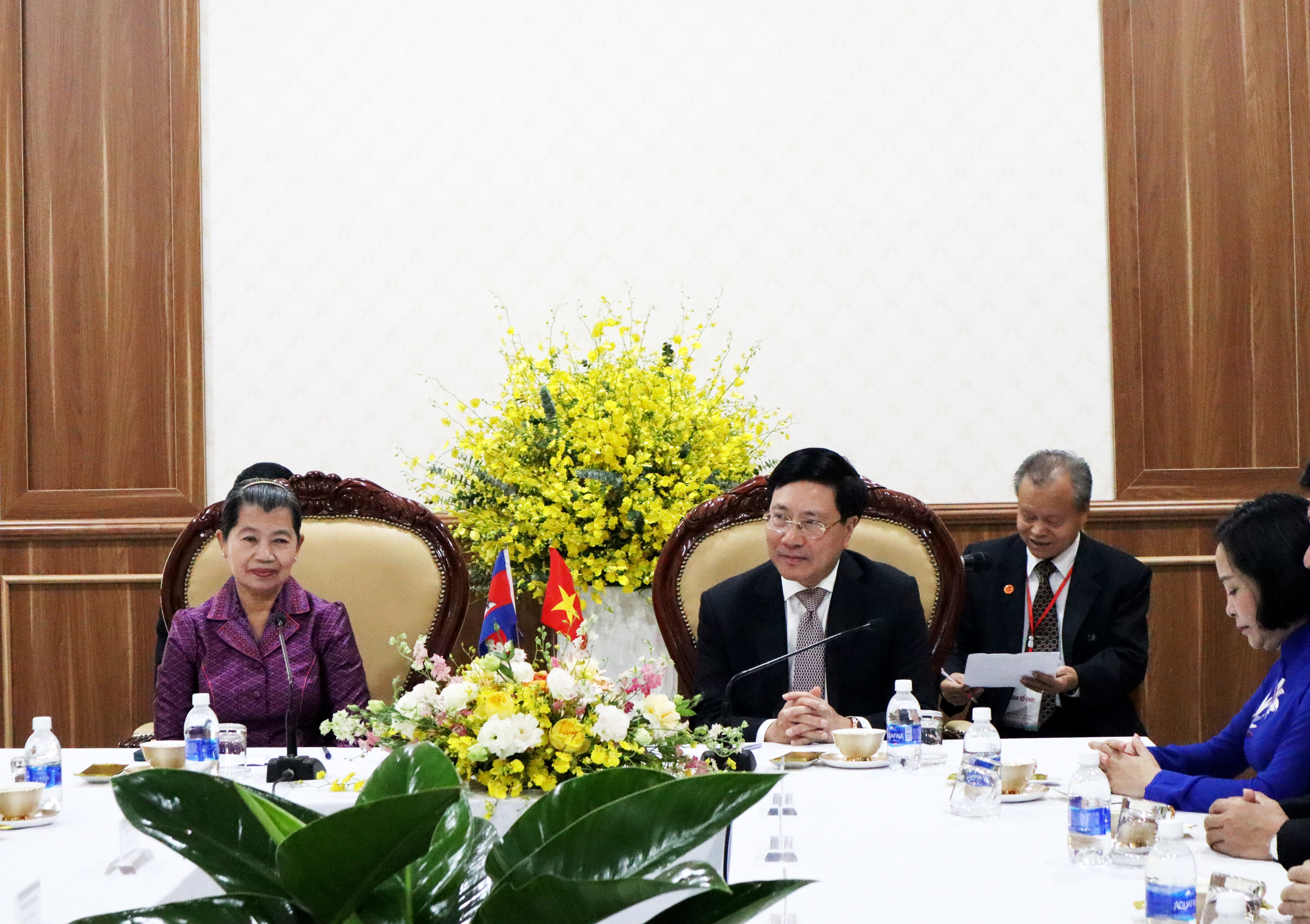 Phó Thủ tướng Thường trực Chính phủ đã tiếp bà Men Sam An, Phó Chủ tịch Đảng Nhân dân Campuchia, Phó Thủ tướng Vương quốc Campuchia, Chủ tịch Hội hữu nghị Campuchia – Việt Nam, Trưởng đoàn đại biểu nhân dân Campuchia