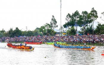 Tưng bừng giải đua ghe Ngo Đồng bằng sông Cửu Long lần thứ V