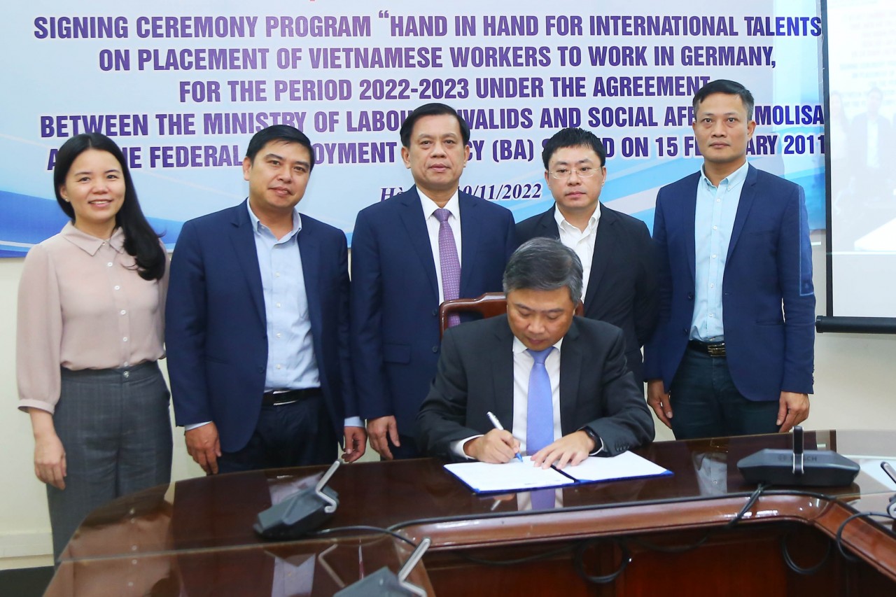 Việt Nam - Đức ký kết hợp tác về lao động