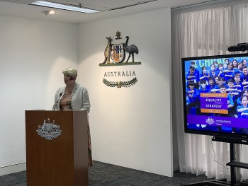 Australia hỗ trợ Việt Nam về bình đẳng giới và trao quyền cho phụ nữ, trẻ em gái, người khuyết tật