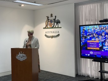 Australia hỗ trợ Việt Nam về bình đẳng giới và trao quyền cho phụ nữ, trẻ em gái, người khuyết tật Australia hỗ trợ Việt Nam về bình đẳng giới và trao quyền cho phụ nữ, trẻ em gái, người khuyết tật