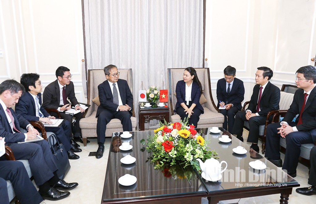 Bí thư Tỉnh ủy Ninh Bình Nguyễn Thị Thu Hà tiếp Đại sứ đặc mệnh toàn quyền Nhật Bản tại Việt Nam Yamada Takio 