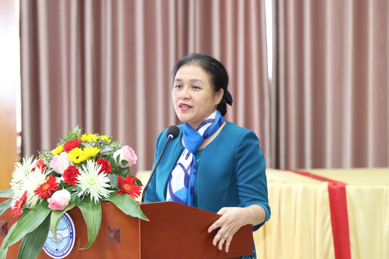 Bà Nguyễn Phương Nga phát biểu tại tọa đàm (Ảnh: Thu Hà).