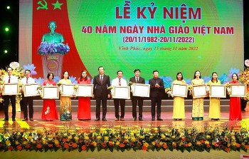 Vĩnh Phúc tôn vinh các nhà giáo cống hiến cho sự nghiệp "trồng người"