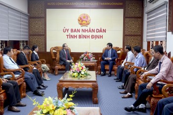 Củng cố và vun đắp mối quan hệ hữu nghị giữa tỉnh Bình Định với 4 tỉnh Nam Lào Củng cố và vun đắp mối quan hệ hữu nghị giữa tỉnh Bình Định với 4 tỉnh Nam Lào