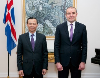 Tổng thống Iceland đánh giá cao sự phát triển của cộng đồng người Việt Nam Tổng thống Iceland đánh giá cao sự phát triển của cộng đồng người Việt Nam