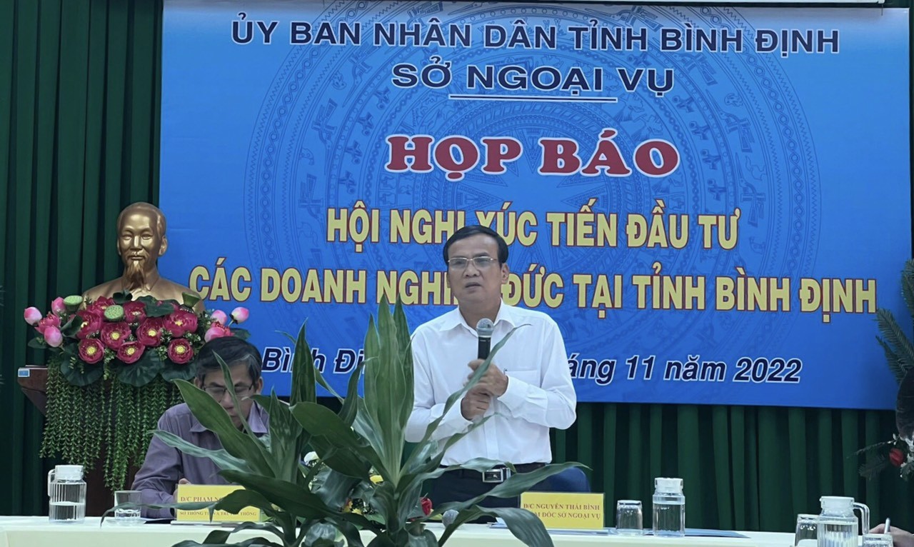 Ông Nguyễn Thái Bình-Gđốc sở Ngoại vụ tỉnh Bình Định phát biểu (Ảnh: Minh Trí).