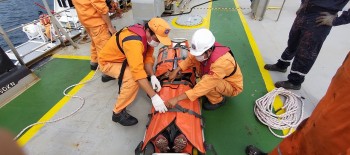 Liên tiếp hỗ trợ kịp thời nhiều thuyền viên nước ngoài gặp tai nạn lao động trên biển Việt Nam Liên tiếp hỗ trợ kịp thời nhiều thuyền viên nước ngoài gặp tai nạn lao động trên biển Việt Nam