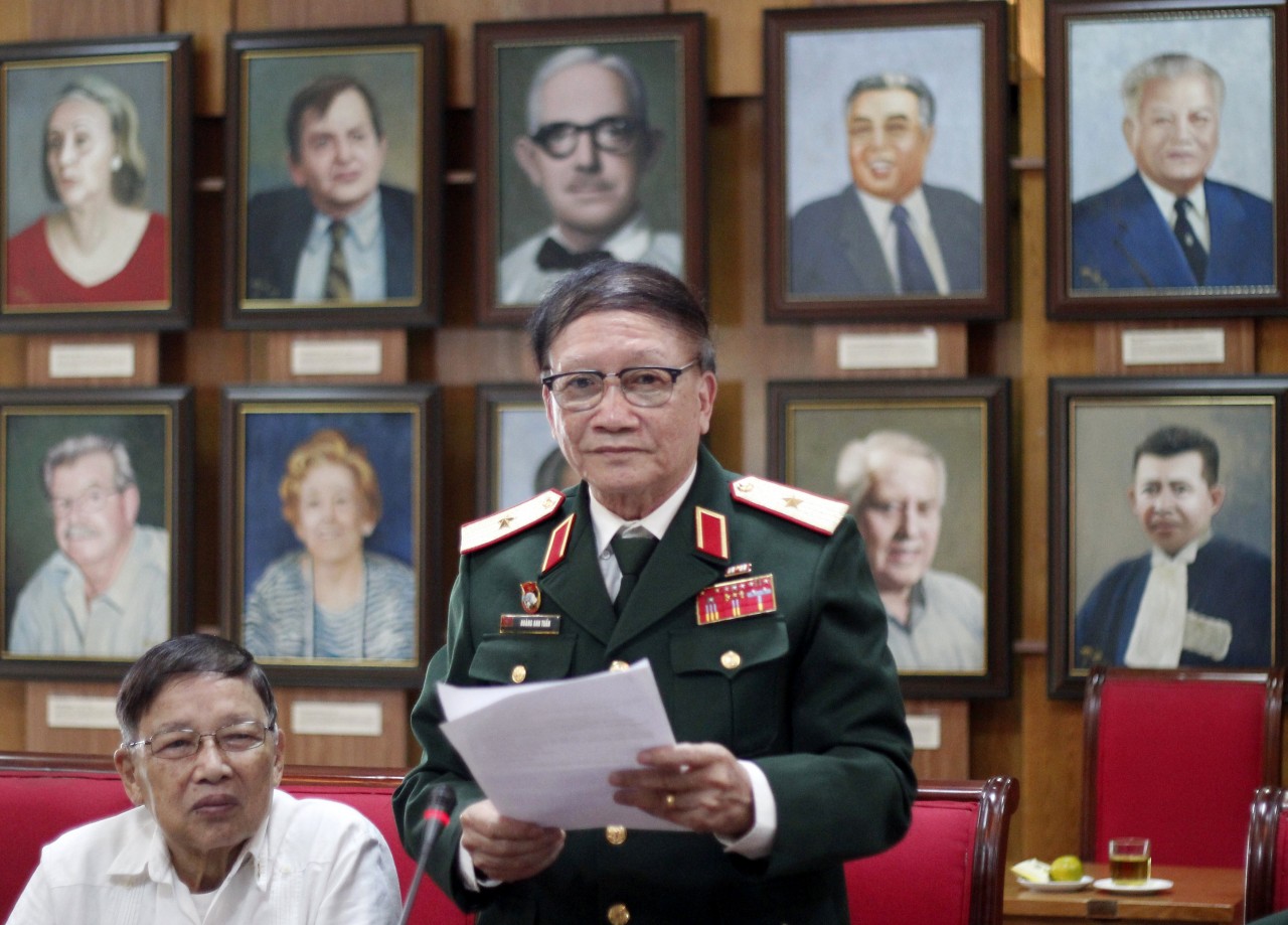 Thiếu tướng Hoàng Anh Tuấn - Phó Chủ tịch thường trực Hội Truyền thống Trường Sơn - đường Hồ Chí Minh Việt Nam nhắc lại sự giúp đỡ của nhân dân Cuba đối với bộ đội Trường Sơn (Ảnh: Triệu Trang). Thiếu tướng Hoàng Anh Tuấn - Phó Chủ tịch thường trực Hội Truyền thống Trường Sơn - đường Hồ Chí Minh Việt Nam nhắc lại sự giúp đỡ của nhân dân Cuba đối với bộ đội Trường Sơn (Ảnh: Triệu Trang).
