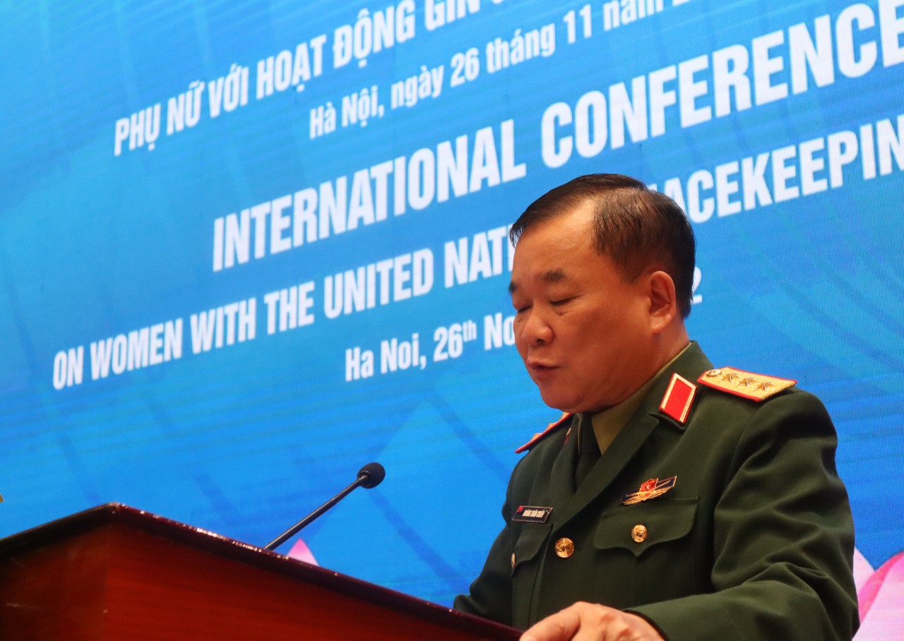 Thượng tướng Hoàng Xuân Chiến, Thứ trưởng Bộ Quốc phòng phát biểu khai mạc Hội nghị (Ảnh: Thành Luân).