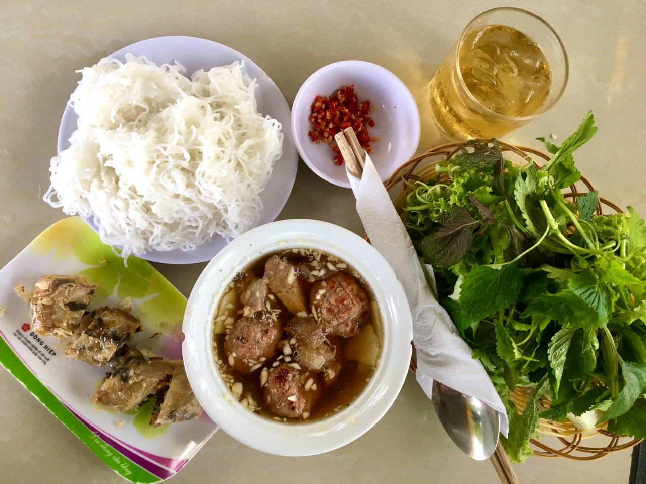 Bún chả Hà Nội (Ảnh: Delicious Vietnam)