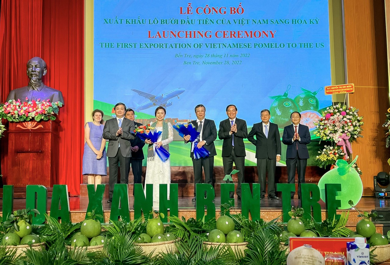 Lô bưởi da xanh đầu tiên của Việt Nam sang thị trường Hoa Kỳ