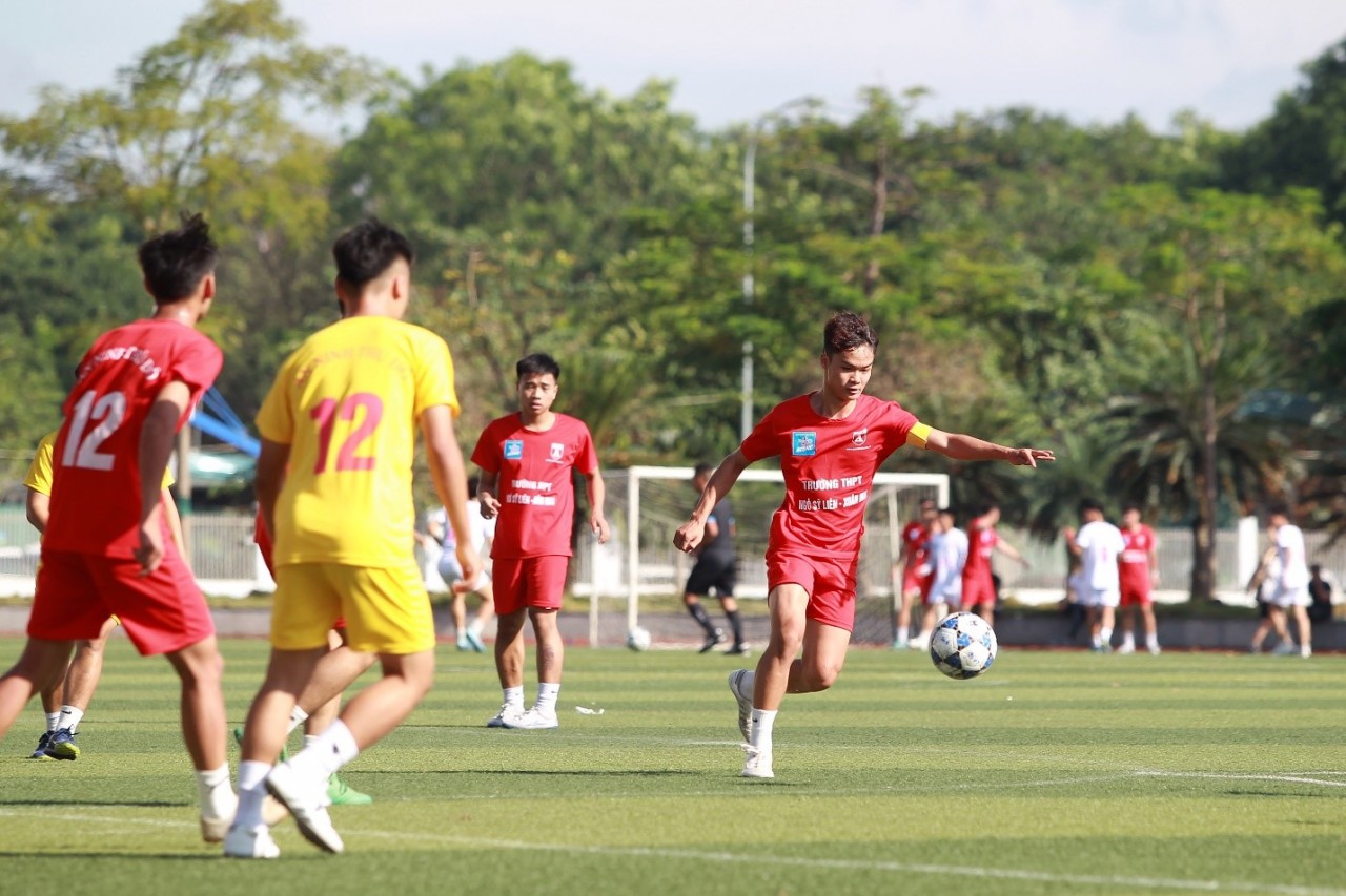 Khai mạc giải bóng đá học sinh THPT Hà Nội - An ninh Thủ đô lần thứ XXI - 2022 Cúp Number 1 Active và sức nóng trận đầu tiên