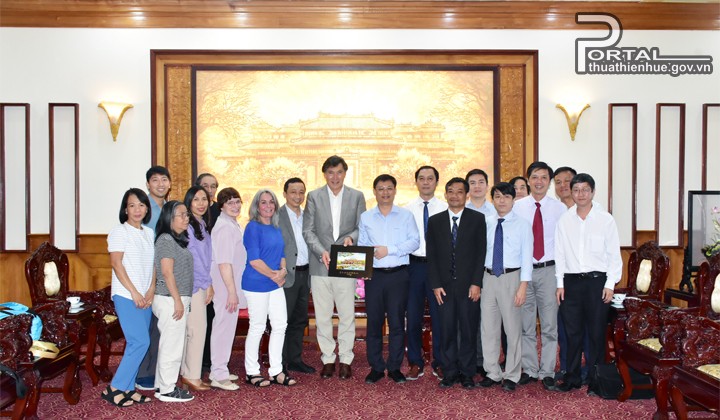Tổ chức Y tế ReSurge International (Hoa Kỳ) đồng hành, hỗ trợ phẫu thuật miễn phí cho các bệnh nhi dị tật bẩm sinh tại Huế