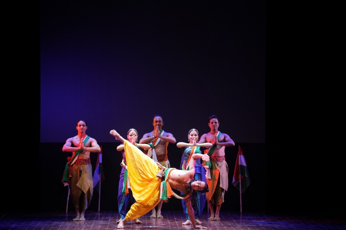 Chìm đắm trong tiết mục múa cổ điển Ấn Độ