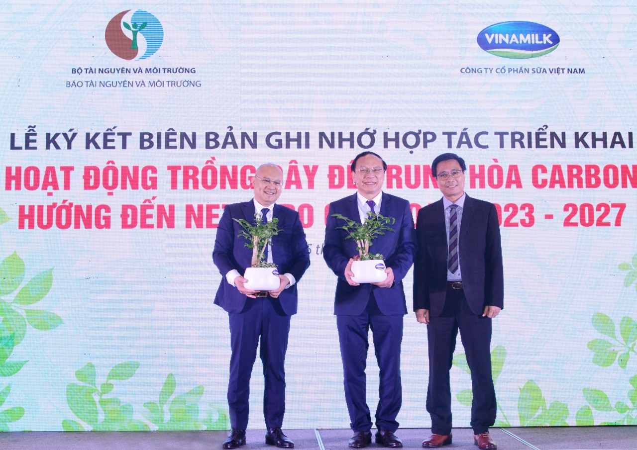 Tiếp nối thành công của quỹ 1 triệu cây xanh, Vinamilk tiếp tục trồng cây hướng đến mục tiêu Net Zero 2050