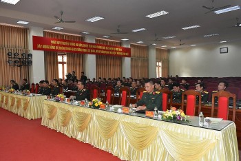 Bế mạc lớp tập huấn thông tin đại chúng và kỹ thuật in cho cán bộ quân đội Lào