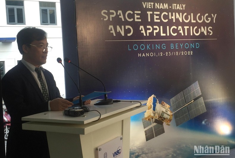 Khai mạc triển lãm “Công nghệ vũ trụ và ứng dụng Việt Nam-Italia. Nhìn xa hơn”