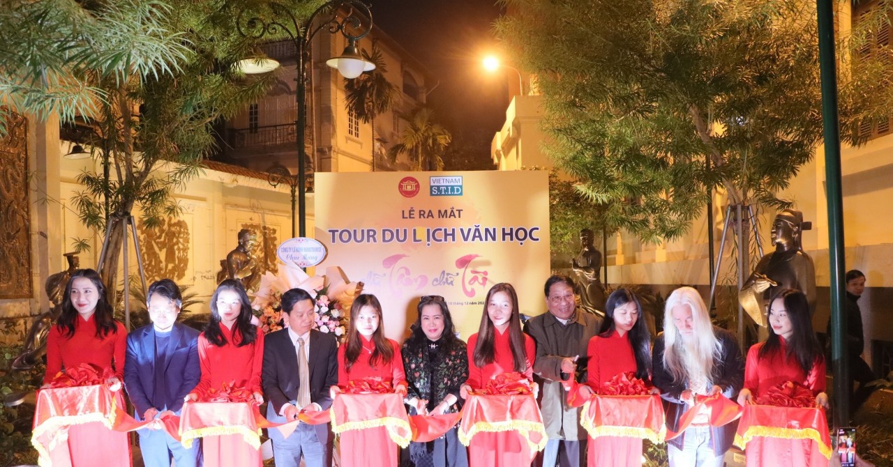 Độc đáo tour du lịch văn học “Chữ Tâm chữ Tài”