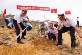 Hưởng ứng chương trình “Vì một Việt Nam xanh”