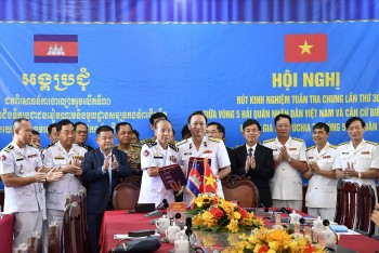 Hải quân Việt Nam - Campuchia rút kinh nghiệm tuần tra chung