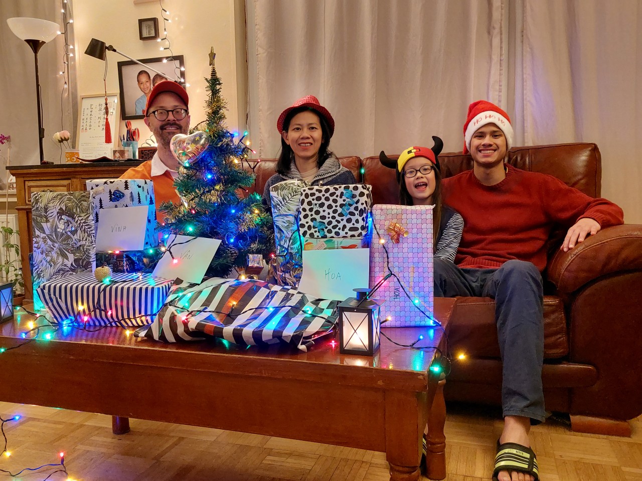 Giáng sinh sum họp gia đình và chia sẻ yêu thương của người Việt tại Bỉ