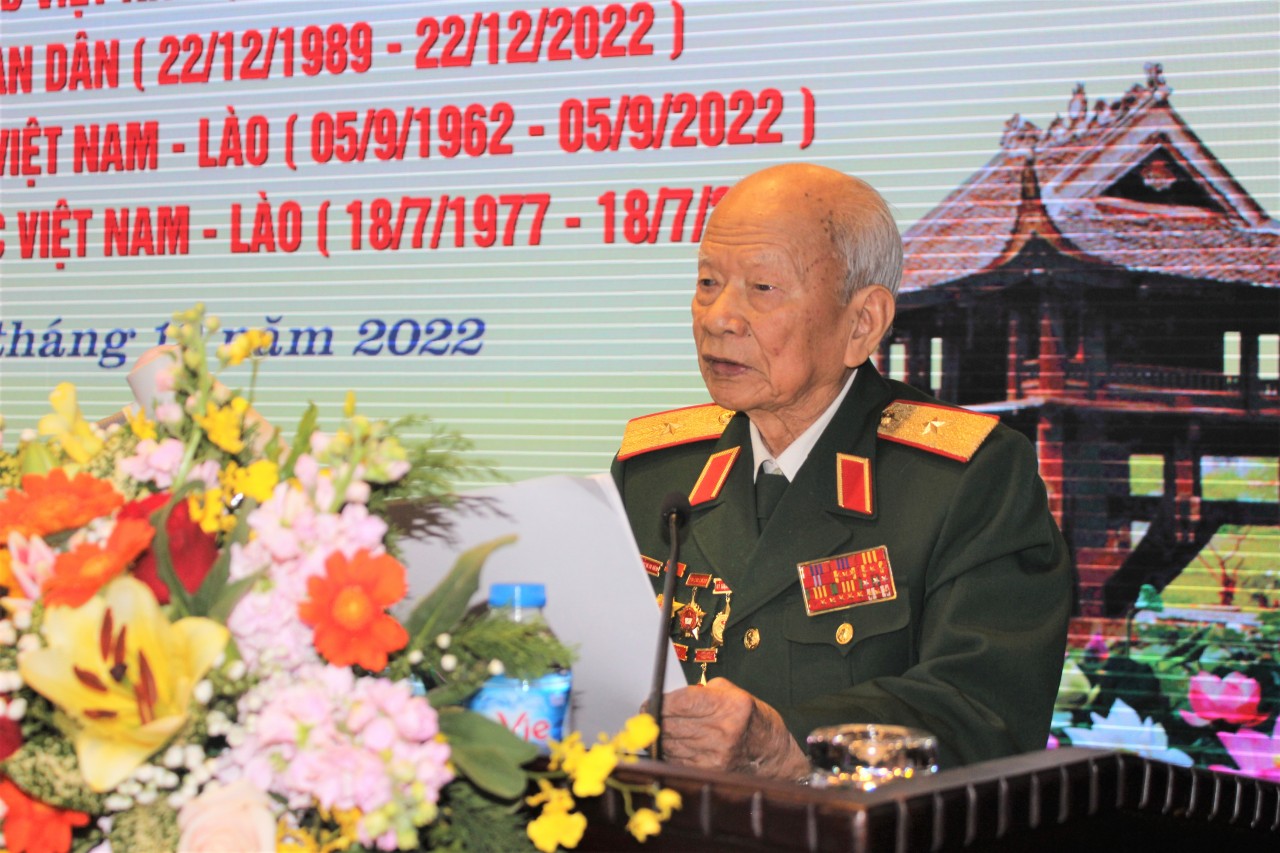 Thiếu tướng Huỳnh Đắc Hương phát biểu tại buổi gặp mặt.
