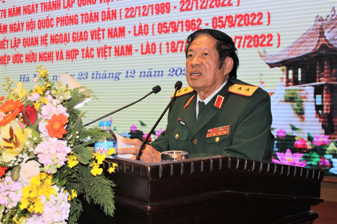 Trung tướng Nguyễn Tiến Long phát biểu tại buổi gặp mặt.