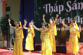 Thắp Sáng - Light It Up chương trình Giáng sinh cho trẻ khuyết tật