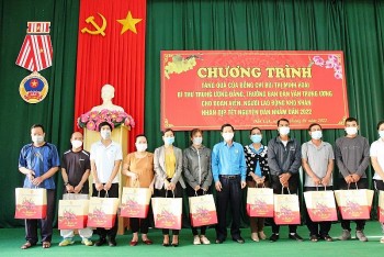 Đắk Lắk dành hơn 76 tỷ đồng cho người có công và an sinh xã hội nhân dịp Tết Nguyên đán Quý Mão 2023 Đắk Lắk dành hơn 76 tỷ đồng cho người có công và an sinh xã hội nhân dịp Tết Nguyên đán Quý Mão 2023