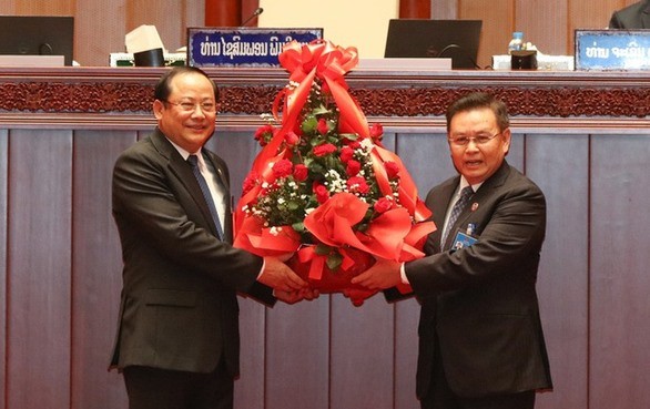 Việt Nam gửi Thư mừng Thủ tướng Lào