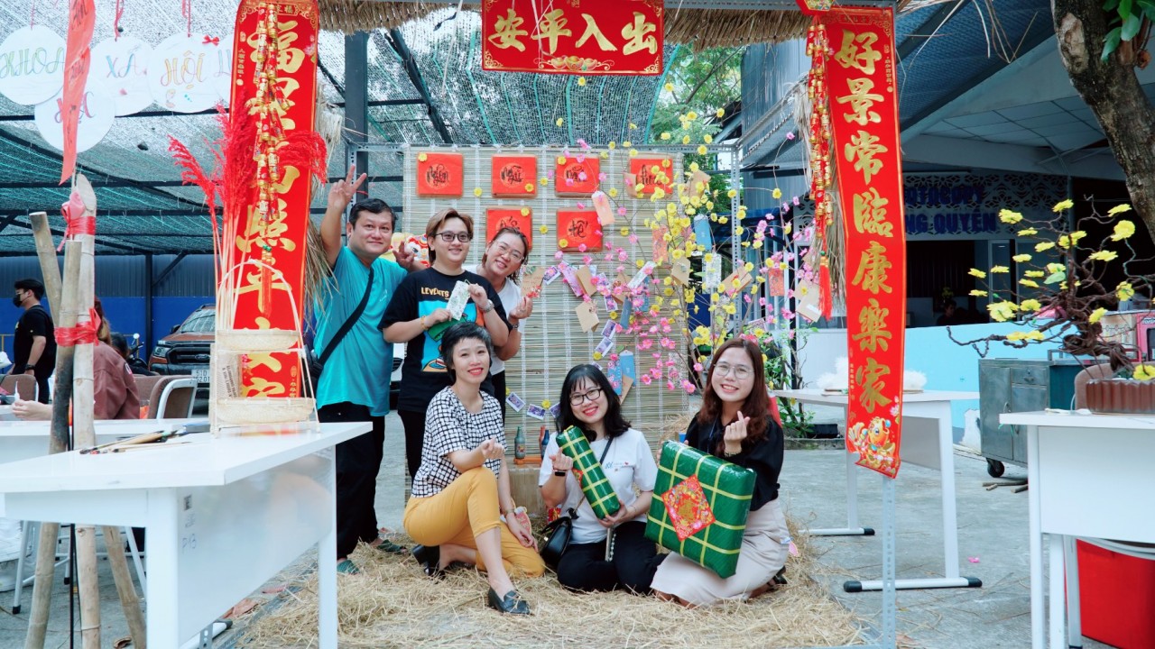 Những hoạt động như thế này giúp tăng cường sự hiểu biết về các giá trị văn hóa truyền thống của Việt Nam cho sinh viên quốc tế (Ảnh: HSU)