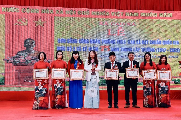 Trường THCS Cao Xá (Phú Thọ) đạt trường chuẩn Quốc gia mức độ 2