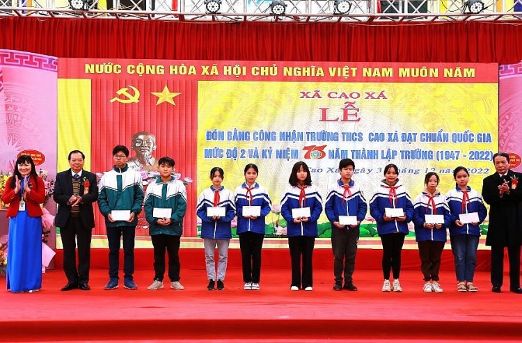 Trường THCS Cao Xá (Phú Thọ) đạt trường chuẩn Quốc gia mức độ 2