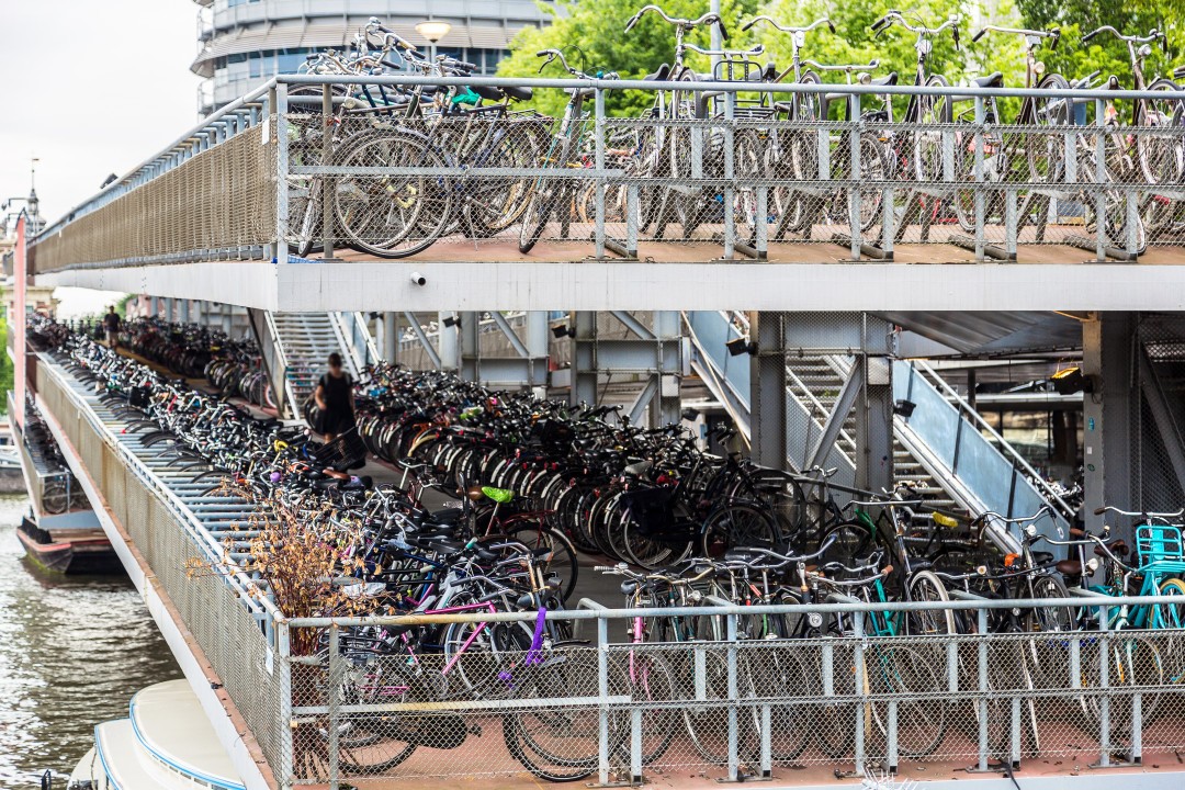 Một bãi đổ xe đạp khổng lồ ở Hà Lan