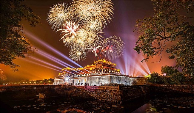 Thừa Thiên Huế tổ chức nhiều hoạt động "Mừng đất nước đổi mới, mừng Đảng quang vinh, mừng Xuân Quý Mão”.