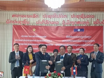 Nghệ An và Xiêng Khoảng (Lào) tổ chức Hội đàm trao đổi kinh nghiệm về công tác mặt trận