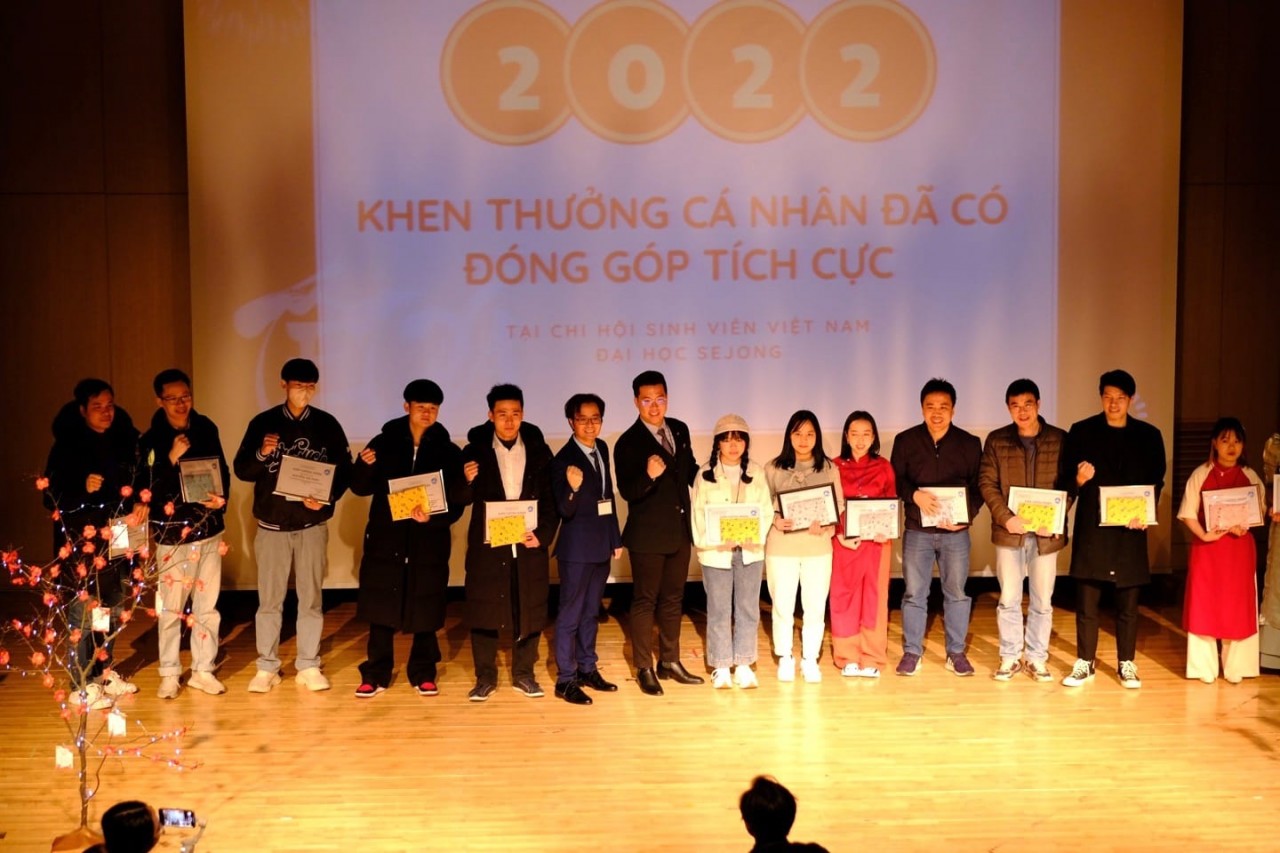 Cộng đồng người Việt tại Hàn Quốc tưng bừng đón xuân Quý Mão 2023
