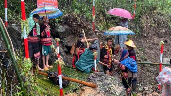 quang nam phuc dung le cung mang nuoc cua dong bao ca dong